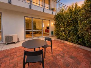 Central Merivale - Private Courtyard - Parking - 7