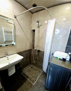 H&A Family Guest House - 2