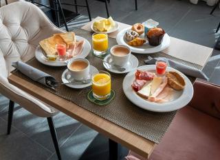 Sercotel Plana Suites - 8