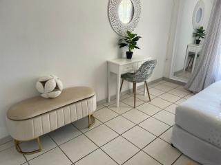 Ti Kaz Doudou T2, sea view and cozy garden - 1