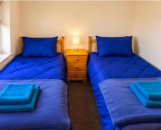 Bright 2-bed Home with Garden & Conservatory. - 7