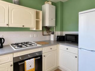 Bright 2-bed Home with Garden & Conservatory. - 6