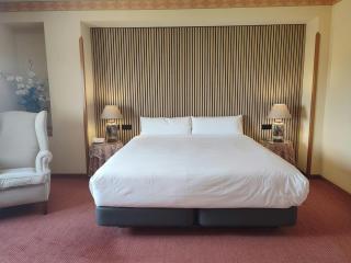 Hotel Sercotel Cuatro Postes - 3