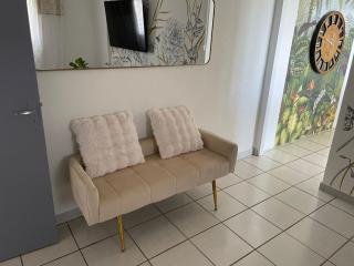 Ti Kaz Doudou T2, sea view and cozy garden - 2