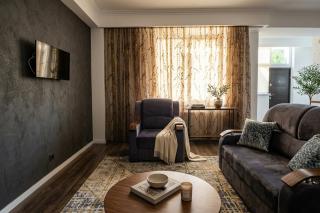 Great studio apartment and parking - 7