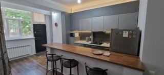Great studio apartment and parking - 1