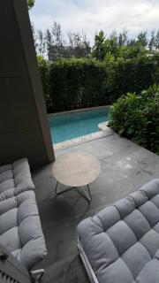 The Title Legendary - Burgundy Poolside 2BDR - 2