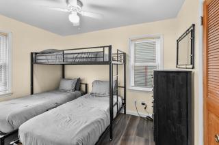 Spacious Home with Coffee Bar! - 8