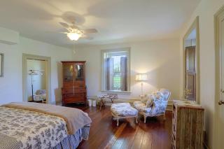 Historic Ottawa Lake House: Deck, Barn + 96 Acres! - 4