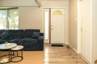 Charming 1BR Home Winnipeg - U of M & Stadium - Free Parking - 3