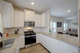 Princeton Home Near Lavon Lake w/ Garage & Grill - 8