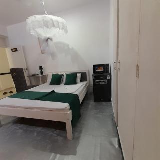 FURNISHED STUDIO ON BEACHROAD - 2