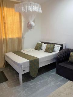 FURNISHED STUDIO ON BEACHROAD - 1