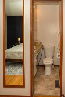 Charming 2BR Home Winnipeg - U of M & Stadium - Free Parking - 7