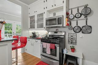Historic 1918 Home Pickleball Court, Sleeps 12 - 2