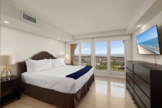 Beachfront Resort Retreat, 3 Pools and Beach Access - 2