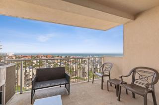 Luxurious and Spacious Condo with Beach View - 5
