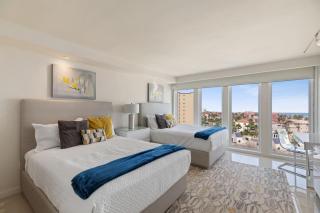 Luxurious and Spacious Condo with Beach View - 1