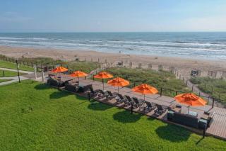 Modern and Spacious 1st Floor Gem with Resort Amenities - 9
