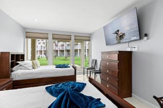 Modern and Spacious 1st Floor Gem with Resort Amenities - 5