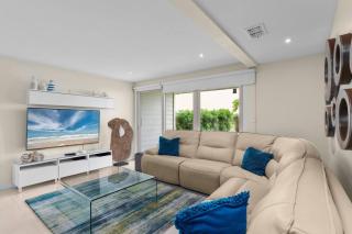 First Floor Beachfront Gem with Resort Amenities - 9
