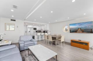 Beachfront Paradise with Resort Amenities - 3