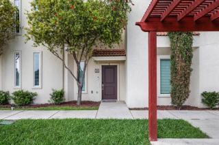 Charming Condo with Pool and Garage, Close to Shopping - 8
