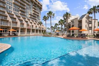 Luxurious Beachfront Condo with Resort Amenities - 9
