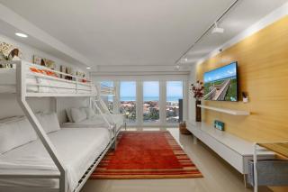Luxurious Beachfront Condo - Amazing Ocean View - 7