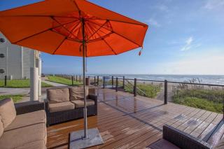 Luxurious Beachfront Condo - Amazing Ocean View - 4
