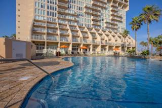 Luxurious Retreat Condo with Pool and Beach Access - 8