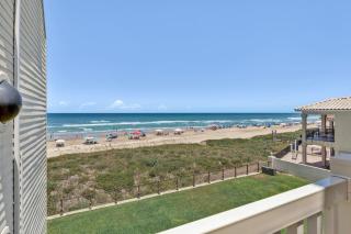Modern Coastal Condo, Steps to the Beach - 9
