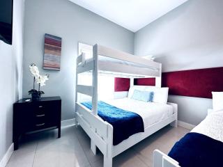 Beach Side Condo, BBQ Grill and Heated Pool - 7