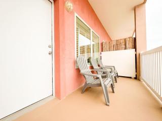 Beach Side Condo, BBQ Grill and Heated Pool - 5