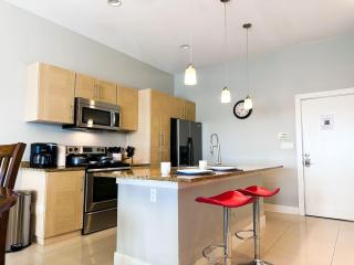 Beach Side Condo, BBQ Grill and Heated Pool - 3