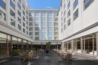 DoubleTree By Hilton Bengaluru Airport - 9