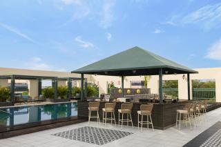 DoubleTree By Hilton Bengaluru Airport - 2
