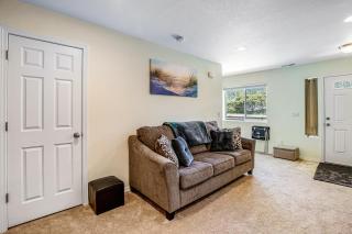 RJD Beachside Vacation Home A - 7