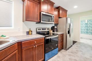 RJD Beachside Vacation Home B - 2
