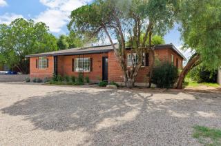 Stylish Tucson Retreat Spacious 4 bedroom home - 5