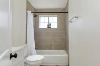 Stylish Tucson Retreat Spacious 4 bedroom home - 4