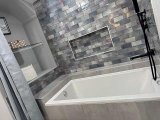 Stylish Austin Ranch Hot Tub Fire Pit Sleeps 12 - 7