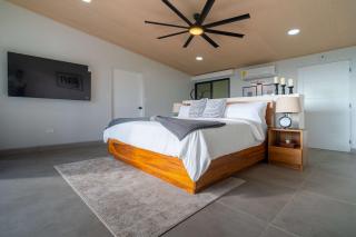 NEW! Panoramic Views-4 Suites-Pool-Jacuzzi-Luxury - 4