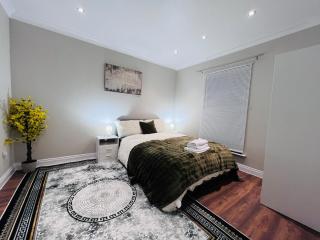 3 Bedroom Home Sleeps 6 Families & Contractors - 0
