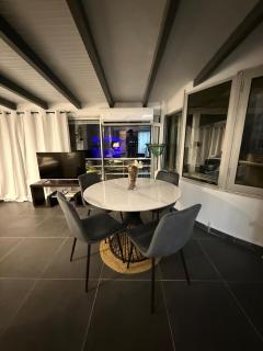 JPY S Suite - 6