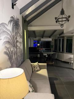 JPY S Suite - 8