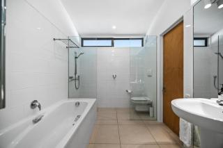 Gibbston Valley Residence by Sotheby's Luxury Rental Homes - 8