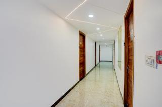 Townhouse Oak Govindpuri Station Formerly Montto Plaza - 1