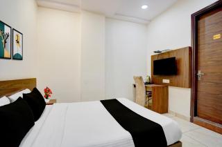 Super Townhouse Dashrathpuri Metro Formerly Elegant Palace - 3