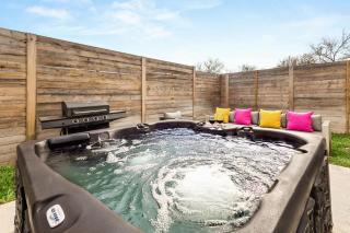 Austin Paradise Oasis! Pool, Hot Tub, Gym & Sauna - 6